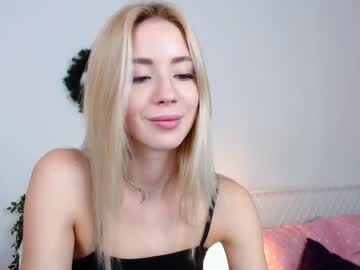 latina cam girl emmi_rosee image #562095