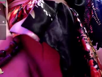 latina cam girl miekolun image #623790