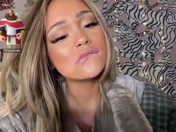 latina cam girl ari_02 image #3426861