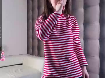 petragrine latina cam