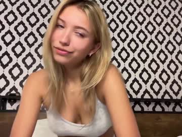 latina cam girl paigesylviaa image #4690441
