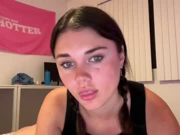 latina cam girl queencassidyy image #3559473