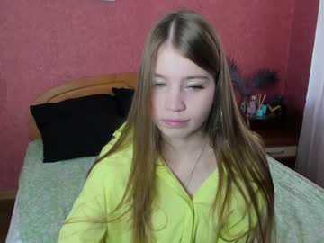 cute_kitty_cute latina cam