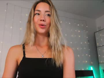 latina cam girl emmi_rosee image #3445843