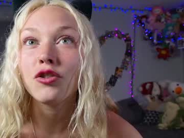 latina cam girl lilfknsquirt image #4725370