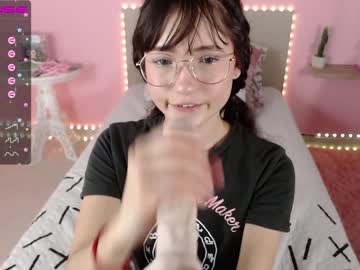 latina cam girl little_effy18 image #999253