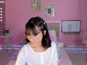 latina cam girl little_effy18 image #1597916
