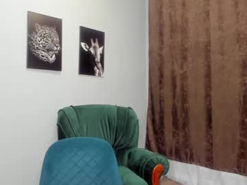 latina cam girl kira_little image #3377631
