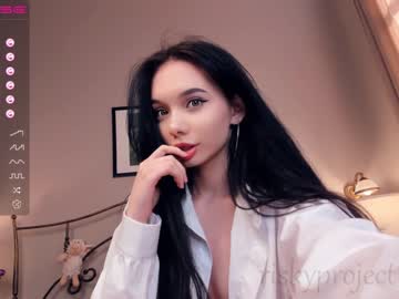 latina cam girl riskyproject image #2905118