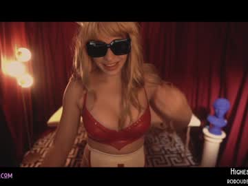 latina cam girl lucieoude_ image #440656