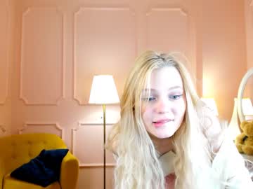 latina cam girl alien_kitty_ellie image #1595985