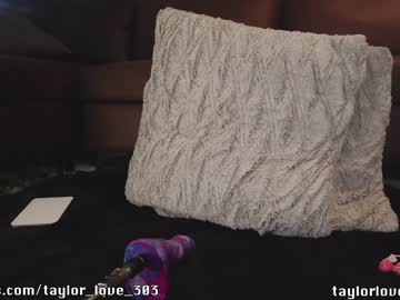 latina cam girl taylor_love_303 image #3183661