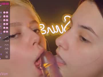 latina cam girl iliziamain image #1083502