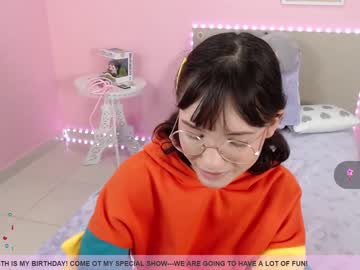 latina cam girl little_effy18 image #1152533