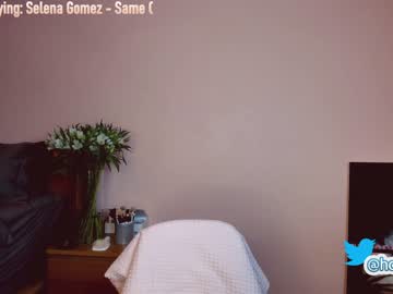 latina cam girl hollyextra image #1365742