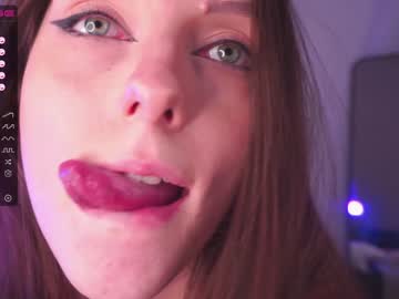 latina cam girl elizabetheuphoria image #2400014