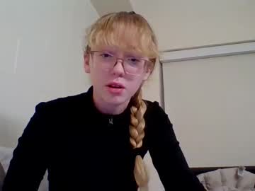 latina cam girl blonde_katie image #4287247