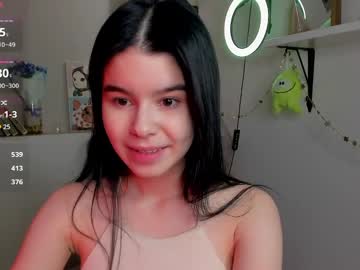 naivemoon latina cam