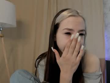 latina cam girl brennaramos image #3511859