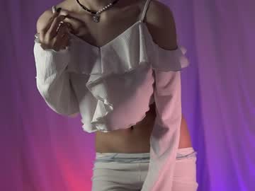 latina cam girl neferpita image #4504442
