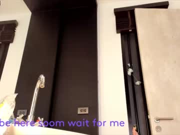 latina cam girl akino_17 image #1261190