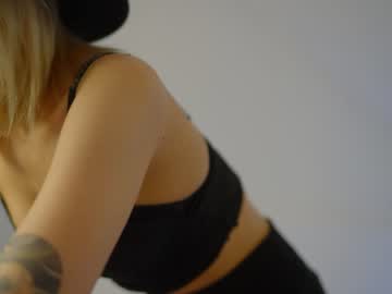 latina cam girl venera_style image #4088079