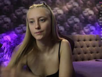 latina cam girl angeellina image #2542422