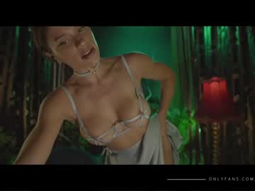 latina cam girl lucieoude_ image #1717505