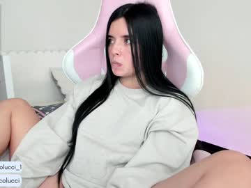 latina cam girl pavlovacoluccii_ image #1357776