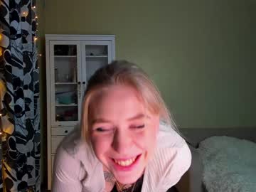 latina cam girl lil_shynee image #3940368