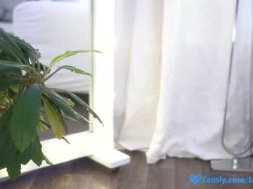 latina cam girl eva_fashionista image #1632539