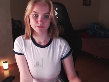 latina cam girl lovely_kisses image #1742337