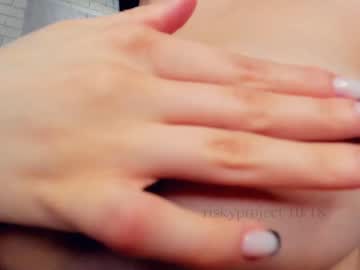 latina cam girl riskyproject image #3655257