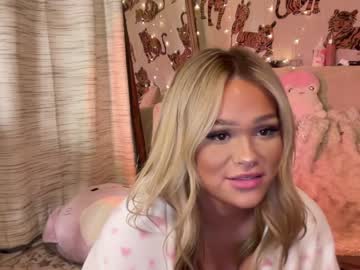latina cam girl ari_02 image #4357963