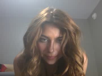 latina cam girl saraellison image #4320470