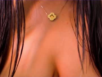latina cam girl akura_01 image #655664