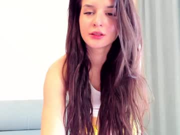 latina cam girl elaanna image #3800357