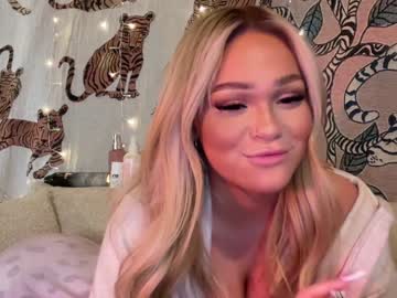 latina cam girl ari_02 image #4343541