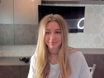 latina cam girl maydahedley image #4323170