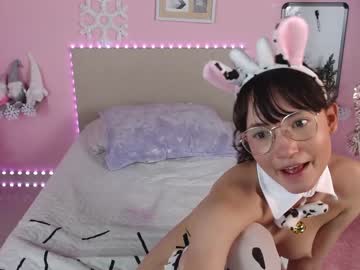 latina cam girl little_effy18 image #497380