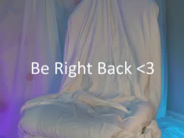 latina cam girl maggielovieee image #3459619