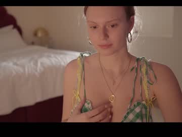 latina cam girl chillwithkira image #1031839
