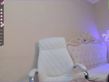 latina cam girl akura_01 image #2811274