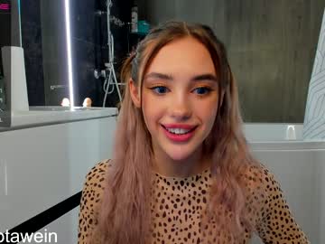 latina cam girl angella_kleee image #1379781