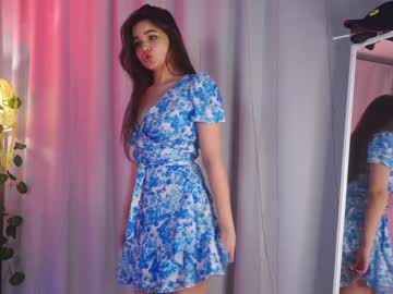 latina cam girl helenmoors image #3773410