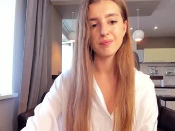latina cam girl coy_amina_ image #1576190
