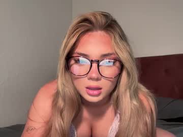 latina cam girl lolkylie image #4719061
