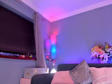 latina cam girl littlee33 image #4397962
