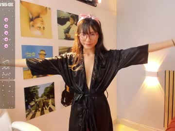 latina cam girl little_effy18 image #2419881