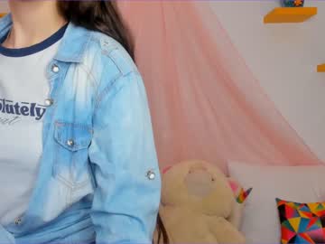 latina cam girl carolineprise image #460997